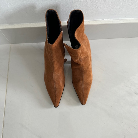 Cognac suede boots from Topshop. Size 35 - Picture 4 of 4